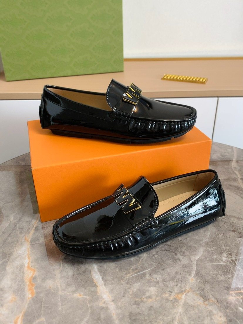 Gucci Men's Black Metal-Detail Loafers - Rubber Outsole
