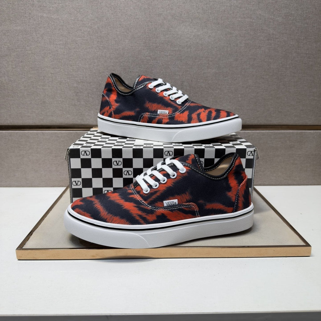 Vans Men's Navy Orange Stripe Low-Top Sneakers