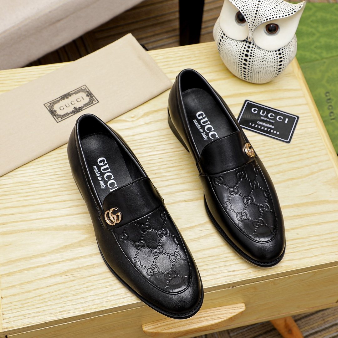 Gucci Black Embossed Hardware Loafers