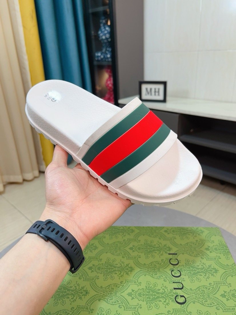 Gucci Men's Green and Red Stripe Slide Sandals