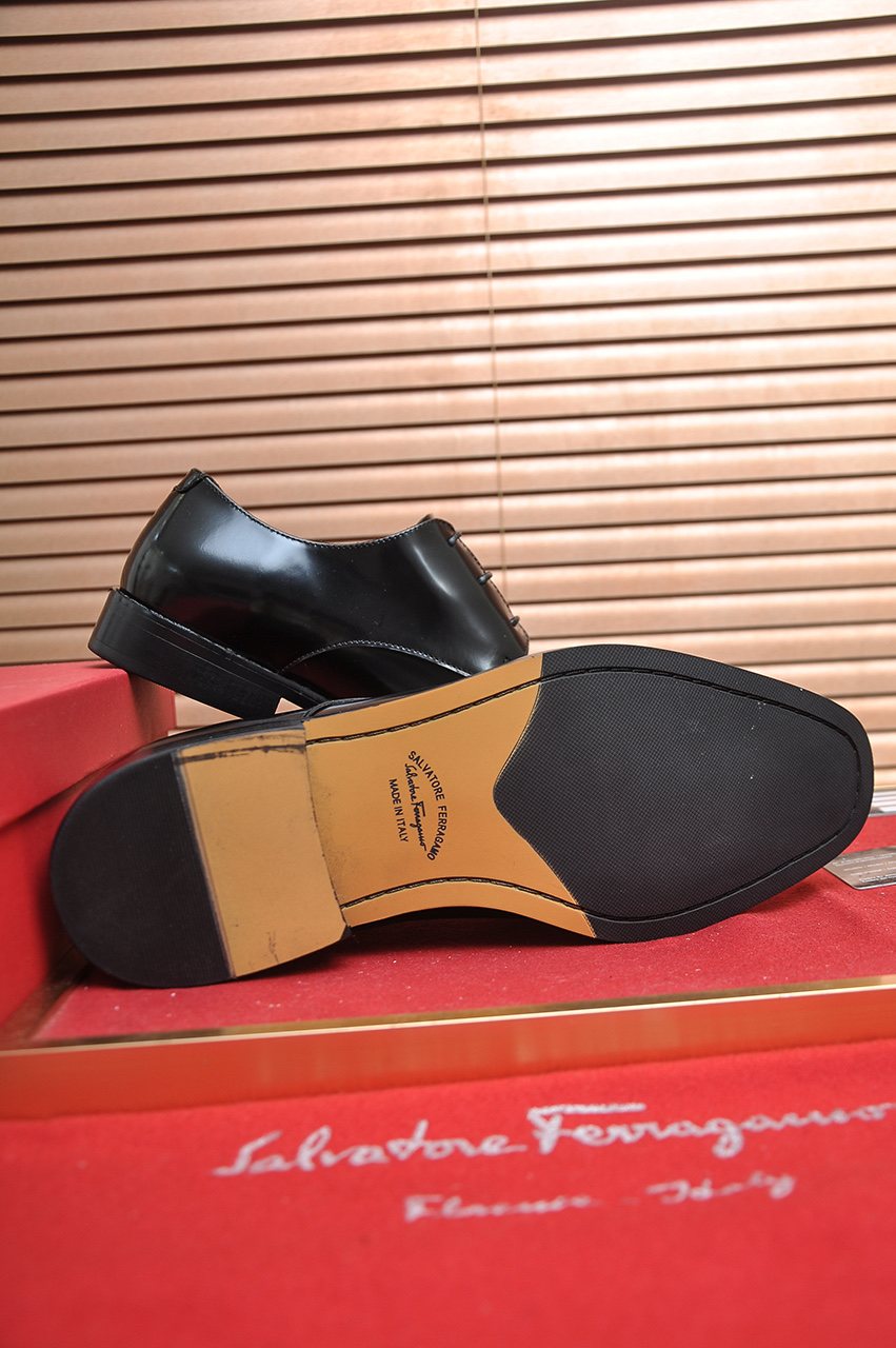 Salvatore Ferragamo Leather Lace-Up Dress Shoes
